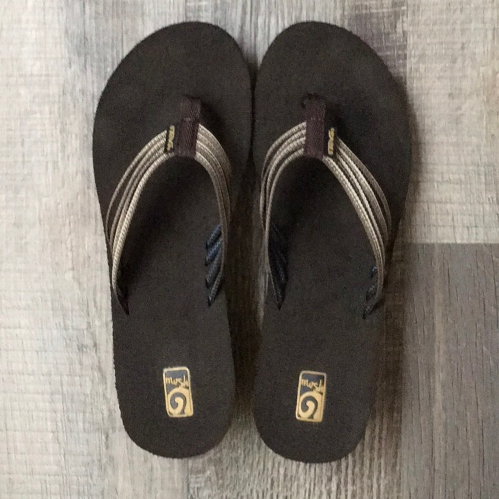 Teva Brown and Tan Women's Mush Flip Flops